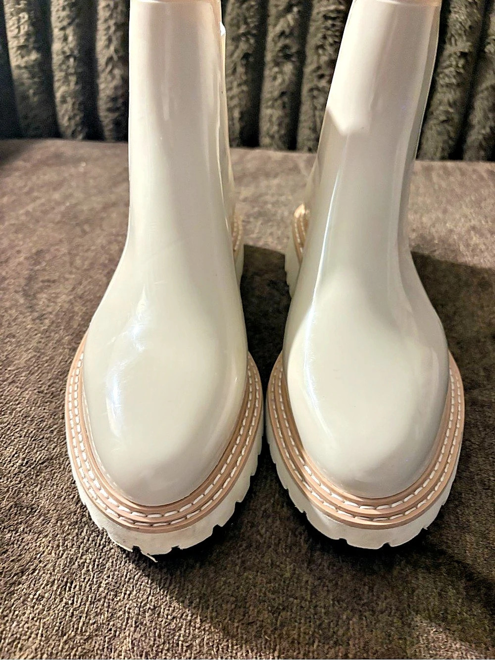 Dolce Vita Cream Chelsea lug Boot White